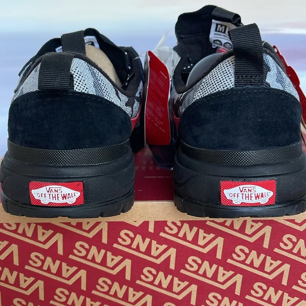 Vans Men’s Ultrarange Exo
Arctic Camo Black
VN0A5KS4BLK
Sneakers - Picture 14 of 16